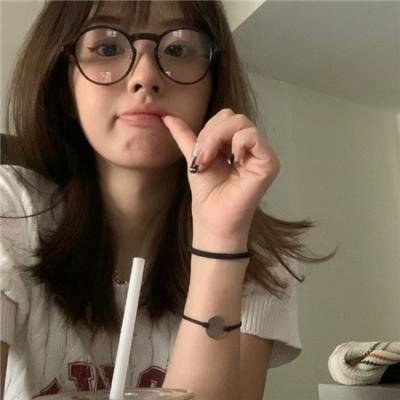 一眼穿心双重人格皇帝爱上我